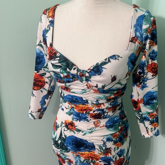 🆕 Bettie page Tatyana floral ruched stretchy vintage inspired retro pinup dress - Picture 7 of 16